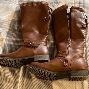 JustFAB boots. Light brown leather material